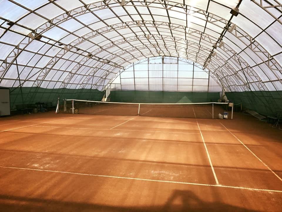 Tenis Club Leo - Iasi - facilități și terenuri sportive