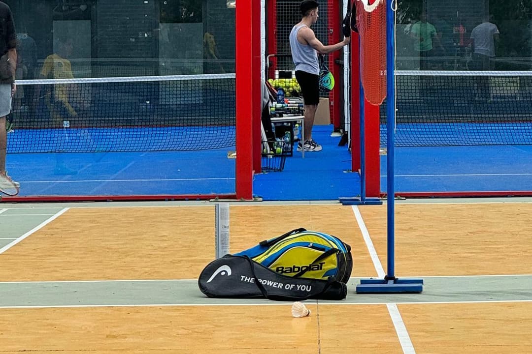 Padel, Pickleball, Badminton & Cerveza - Bucuresti - facilități și terenuri sportive