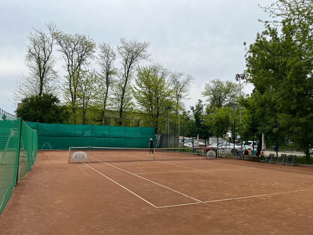 Unda Oasis - Bucuresti - facilități și terenuri sportive