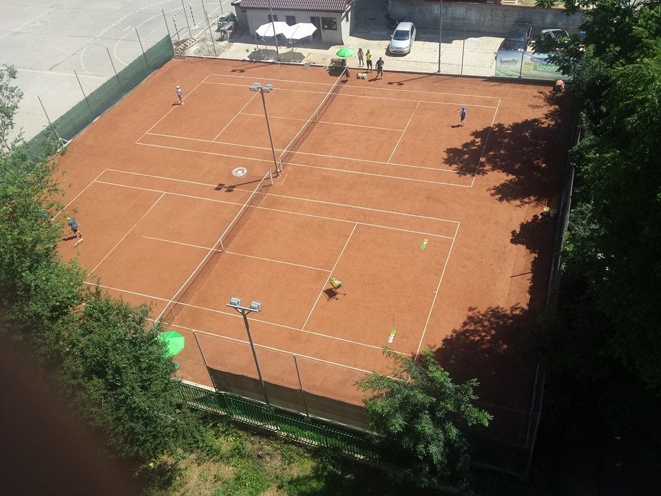 Modern Tenis Image